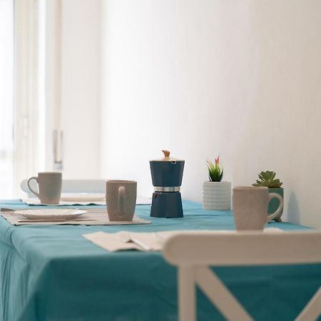 テッラチーナCasa Del Sole, In Via Sicilia Vicino Al Mareアパートメント エクステリア 写真