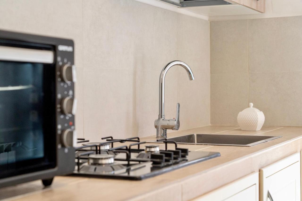テッラチーナCasa Del Sole, In Via Sicilia Vicino Al Mareアパートメント エクステリア 写真