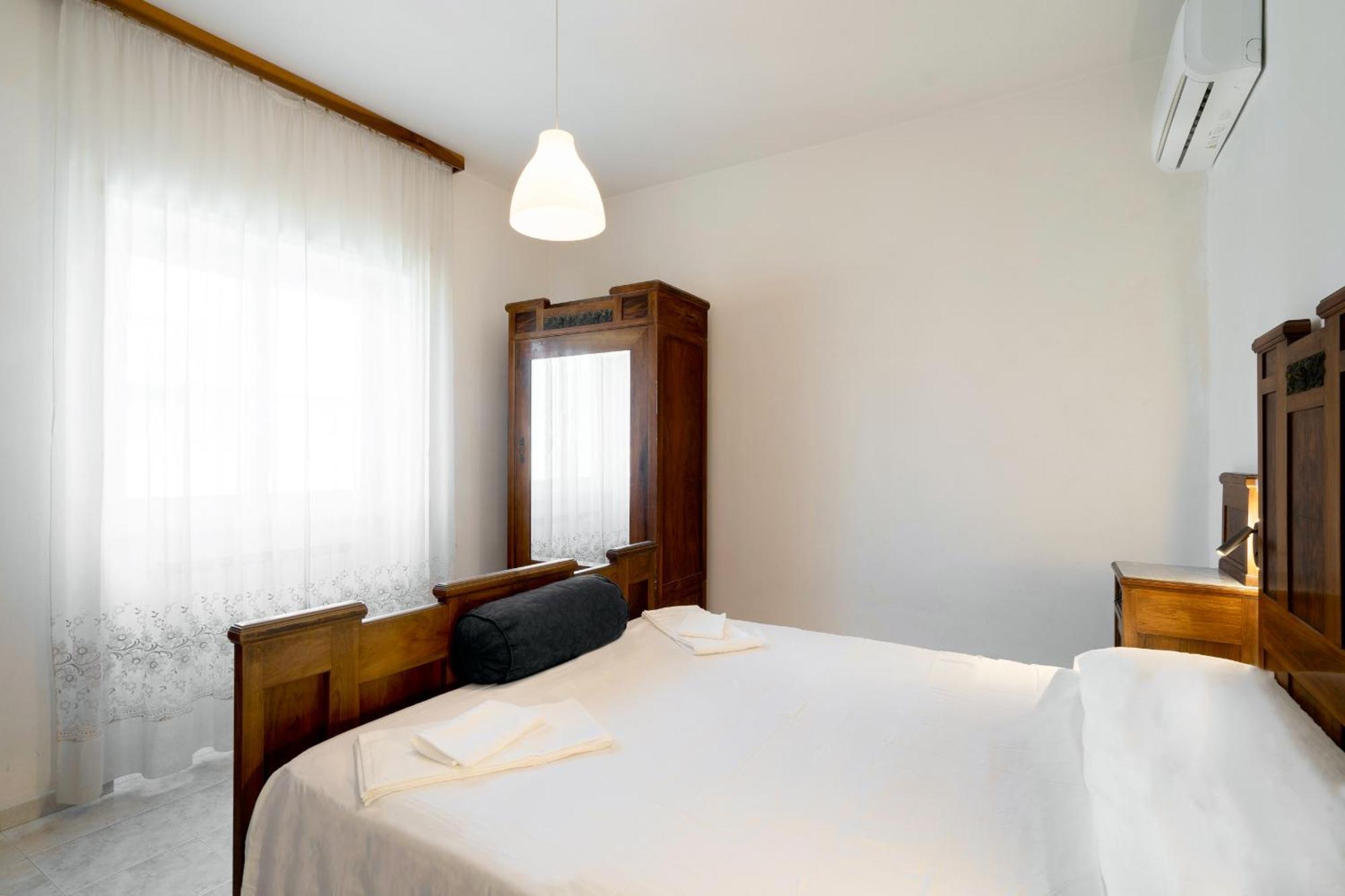 テッラチーナCasa Del Sole, In Via Sicilia Vicino Al Mareアパートメント エクステリア 写真