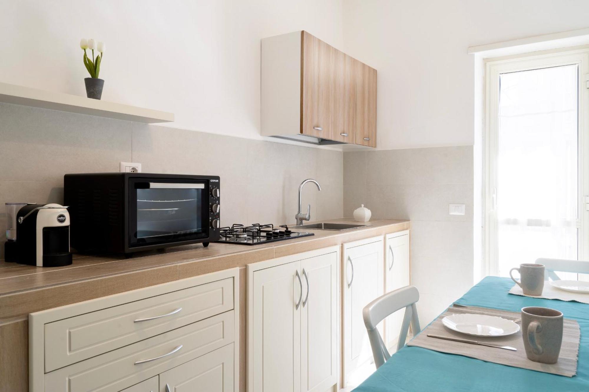 テッラチーナCasa Del Sole, In Via Sicilia Vicino Al Mareアパートメント エクステリア 写真